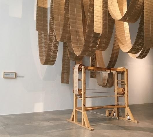 Tania Candiani, Máquina telar (2011–2012). Installation. Courtesy of the artis